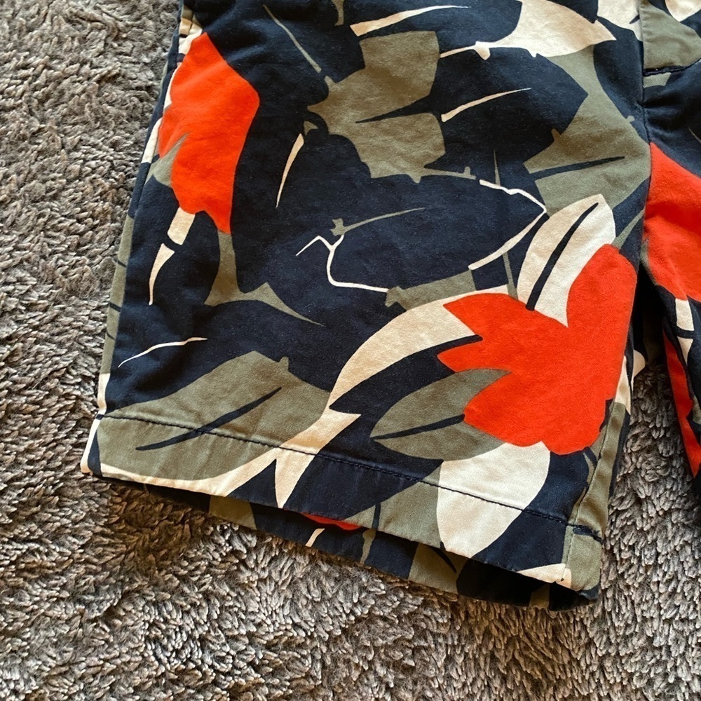 TOMMY HILFIGER Women’s Floral Chino Shorts - Picture 14 of 14
